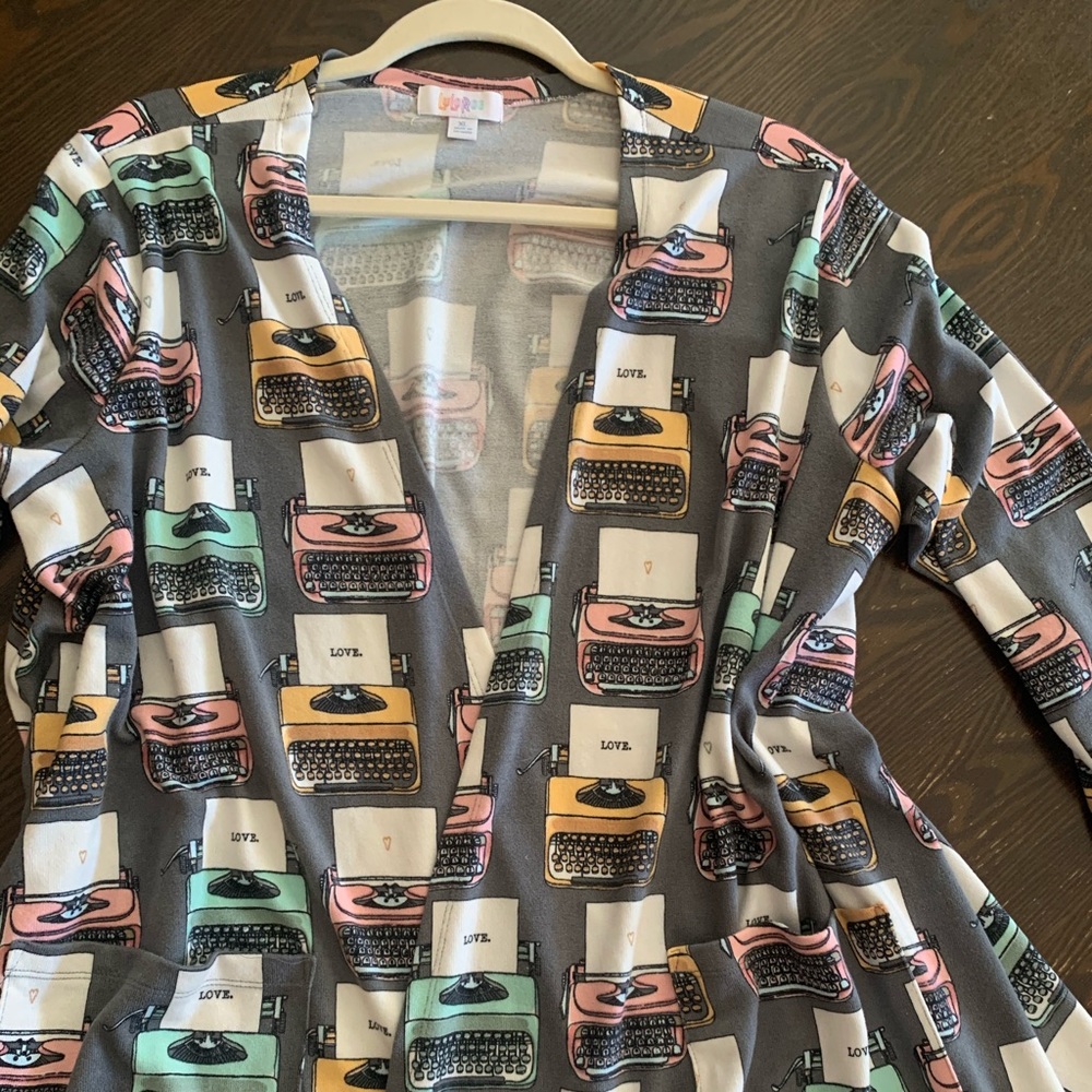 EUC XL LuLaRoe Caroline sweater
